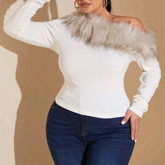 Elegant Off-Shoulder White Sweater with Faux Fur Trim 3X - Picture 6 of 7